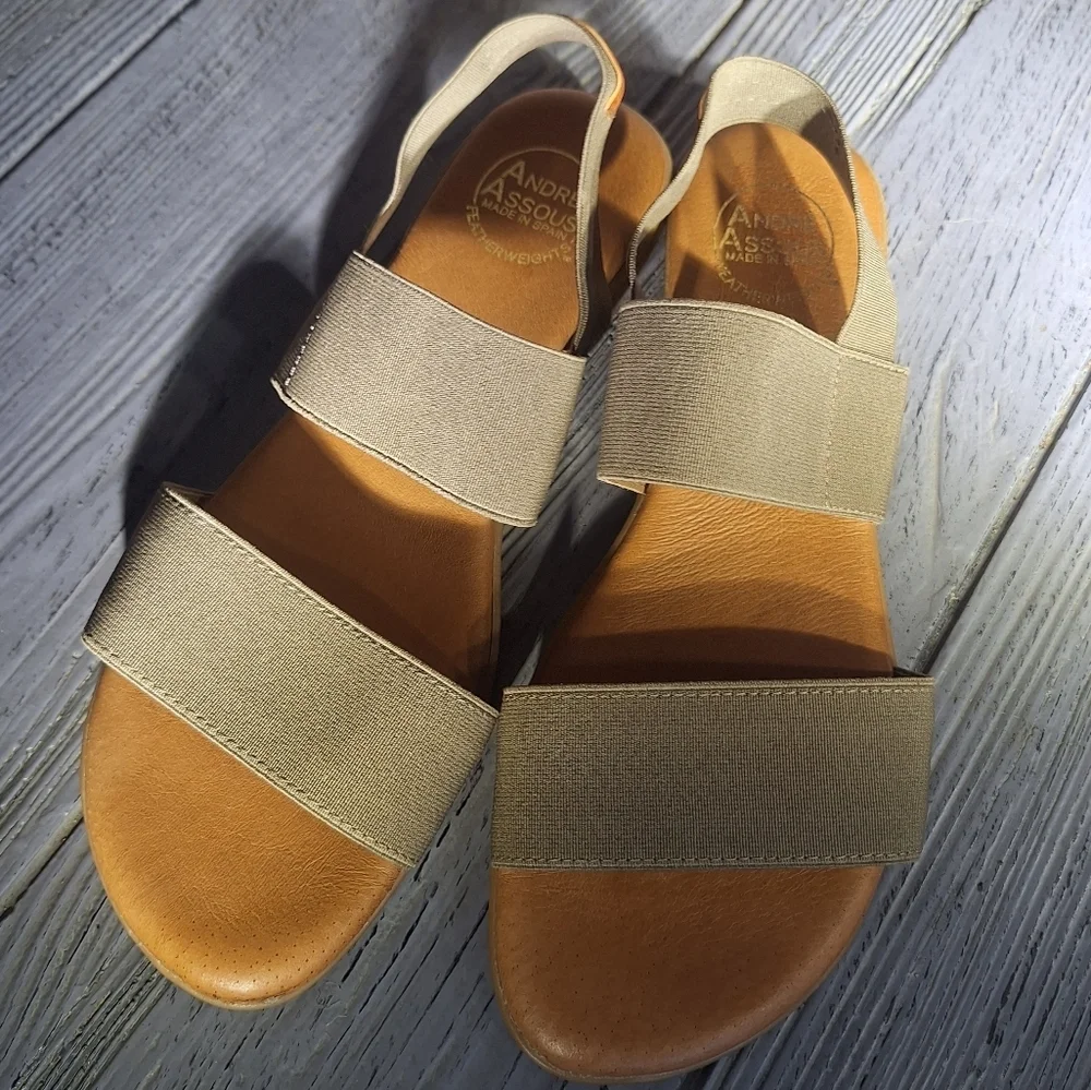 Andre Assous Made In Spain Featherweight Women's Tan Sandals Sz9 - Picture 2 of 10